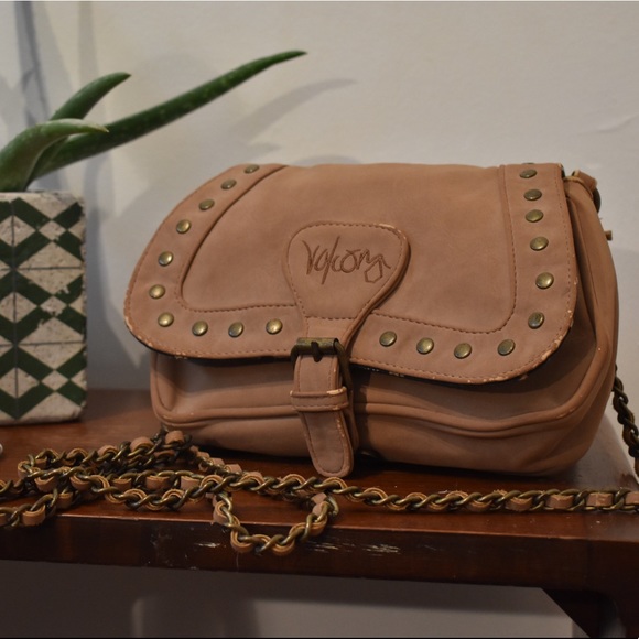 A small purse - Picture 1 of 6